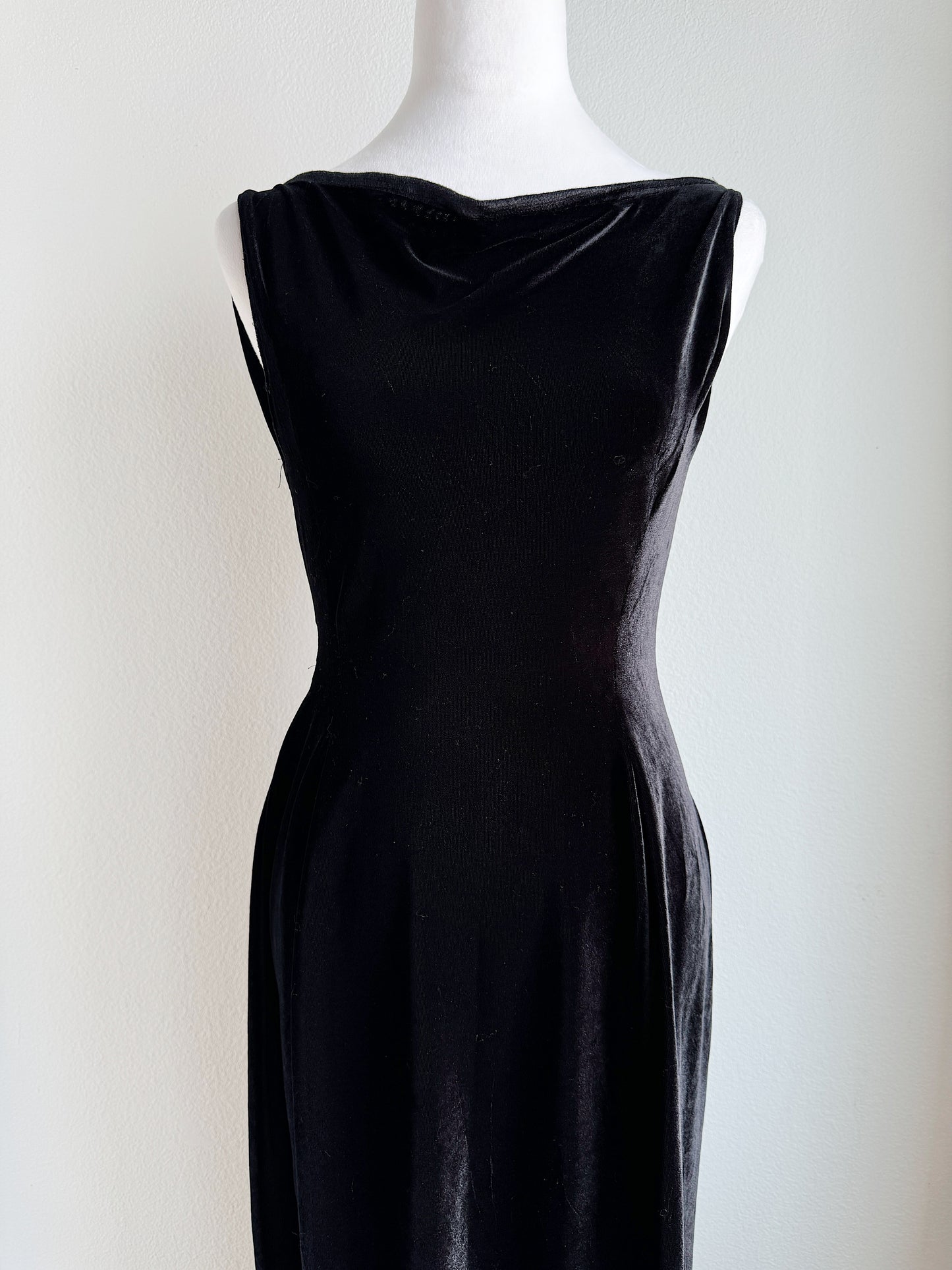 VINTAGE HANDMADE FLOOR LENGTH BLACK VELVET DRESS