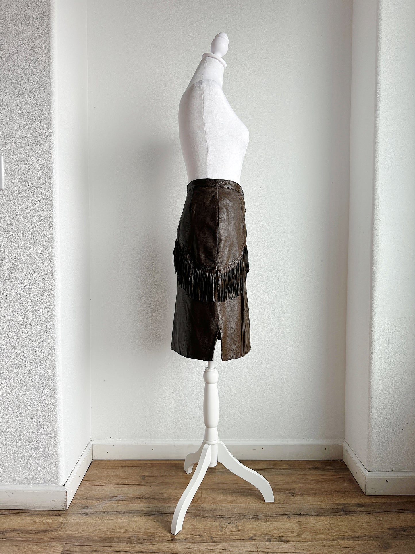 VINTAGE BROWN LEATHER WESTERN FRINGE SKIRT