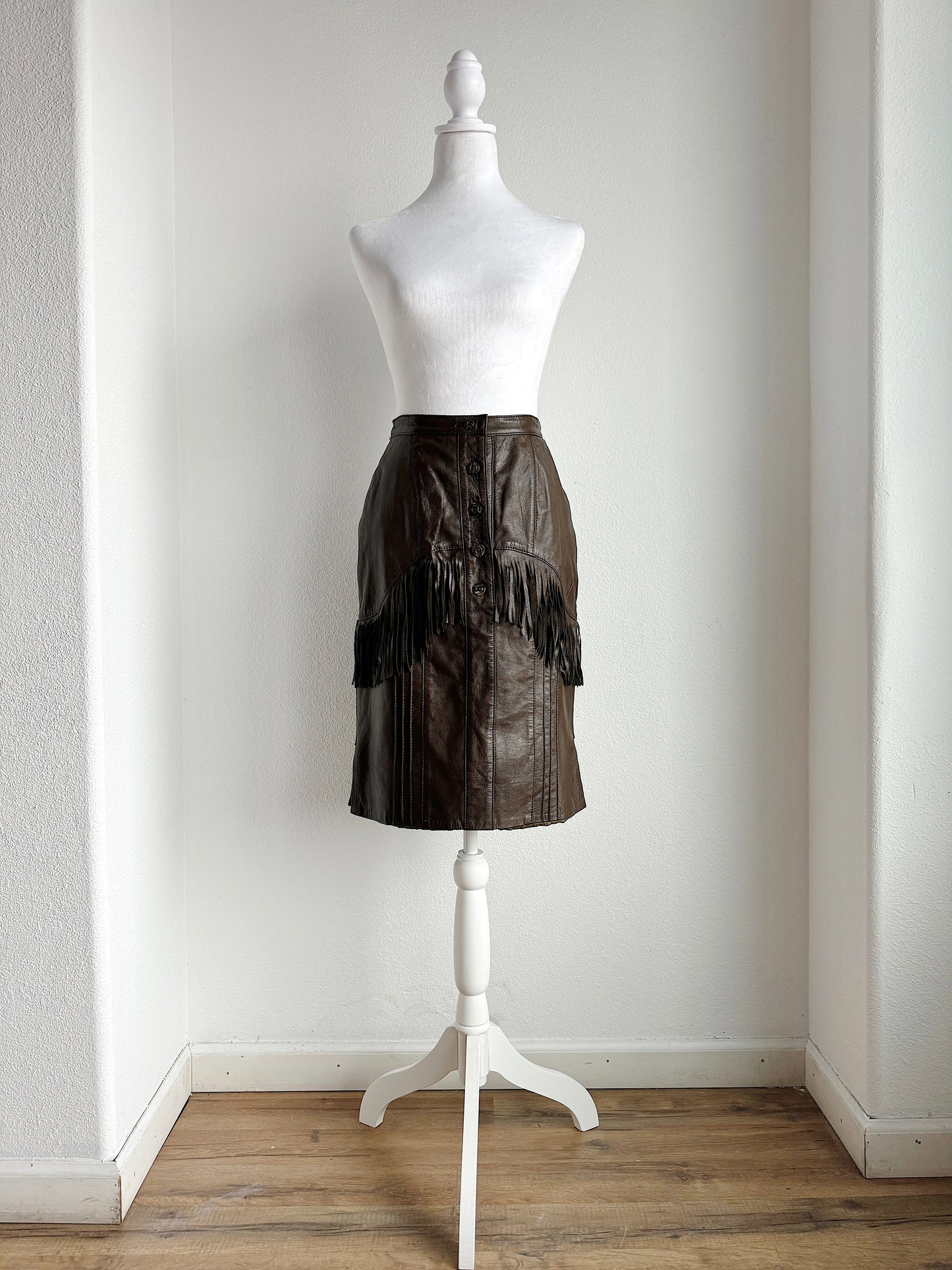 VINTAGE BROWN LEATHER WESTERN FRINGE SKIRT