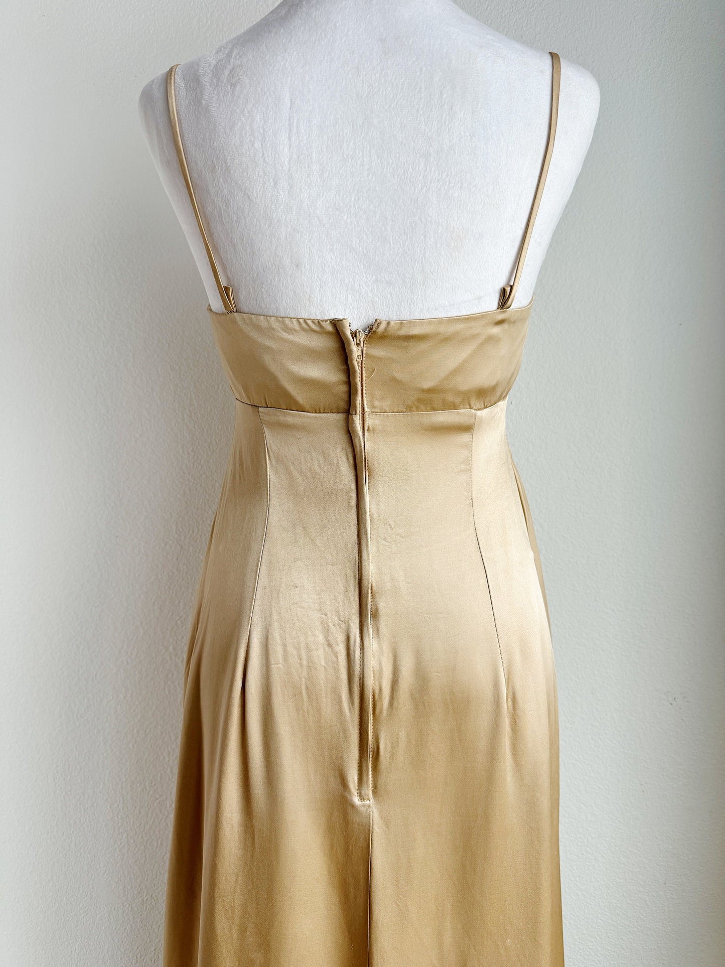 VINTAGE GOLD FLOOR LENGTH SPAGHETTI STRAP GOWN