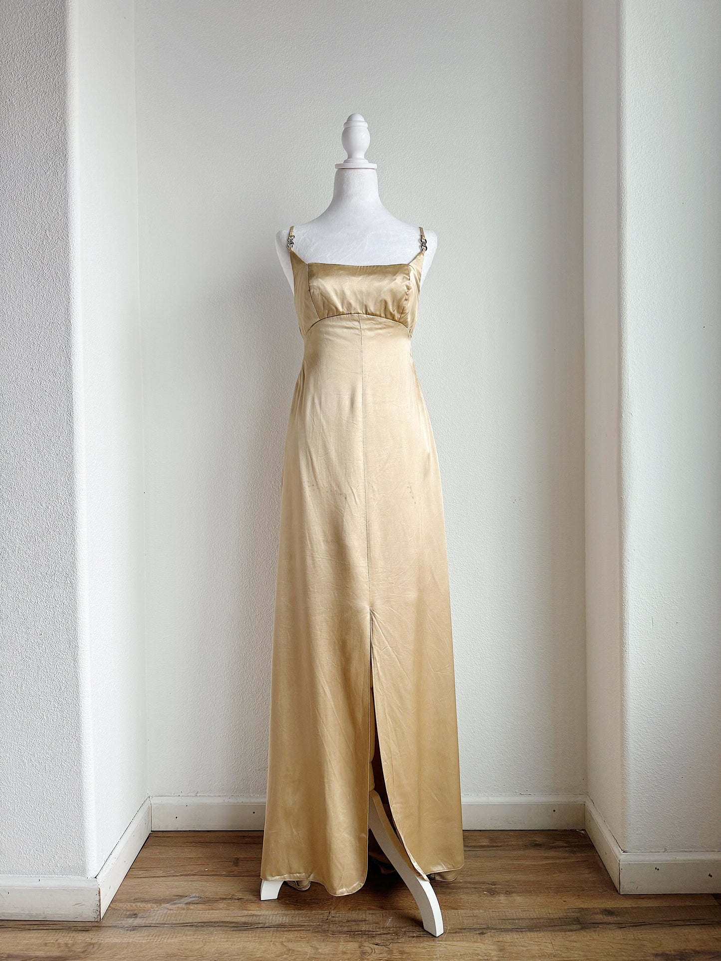 VINTAGE GOLD FLOOR LENGTH SPAGHETTI STRAP GOWN