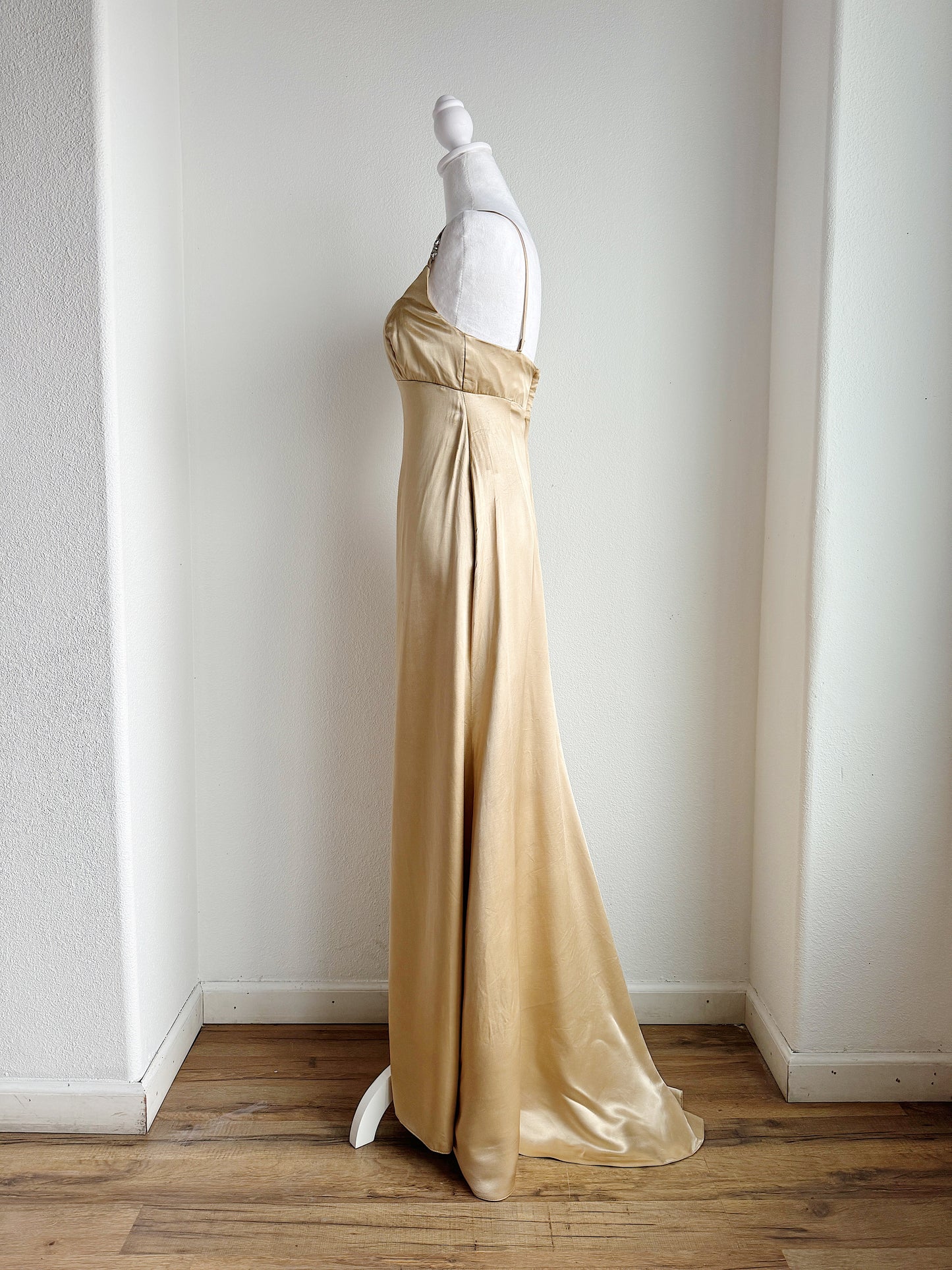 VINTAGE GOLD FLOOR LENGTH SPAGHETTI STRAP GOWN