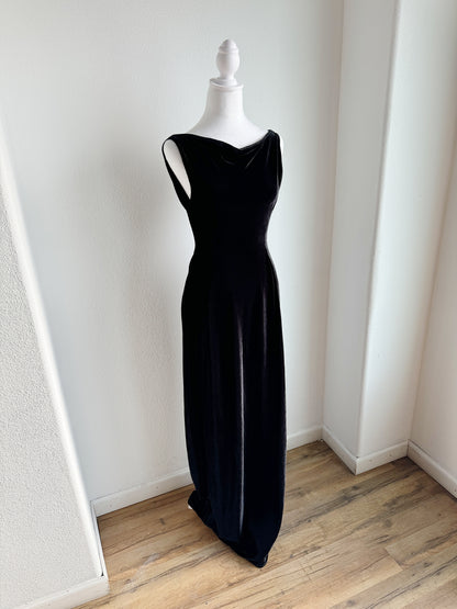 VINTAGE HANDMADE FLOOR LENGTH BLACK VELVET DRESS