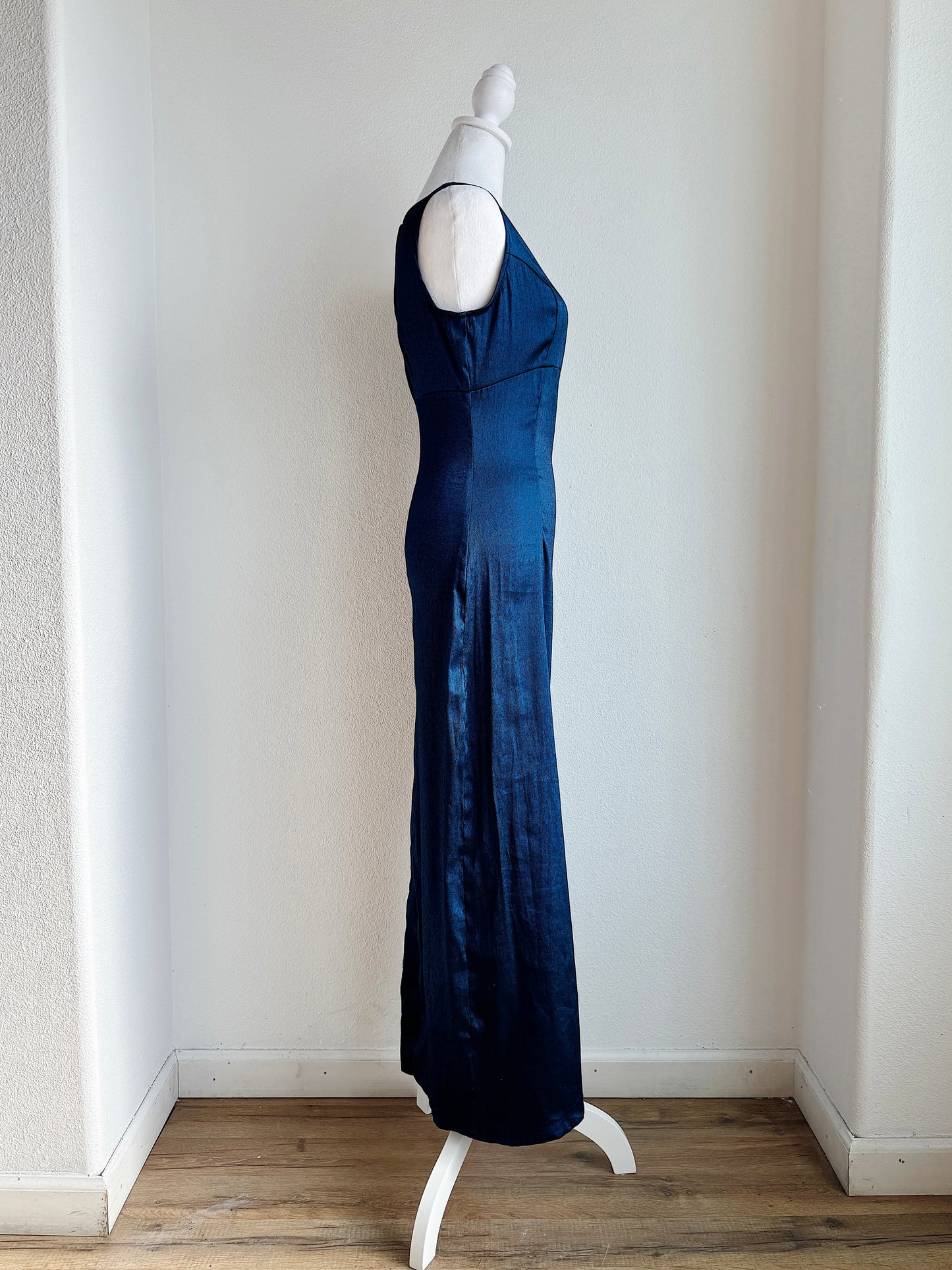 VINTAGE BLUE SLEEVELESS COCKTAIL DRESS WITH SCOOP NECK