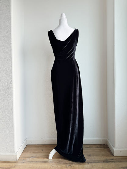 VINTAGE HANDMADE FLOOR LENGTH BLACK VELVET DRESS