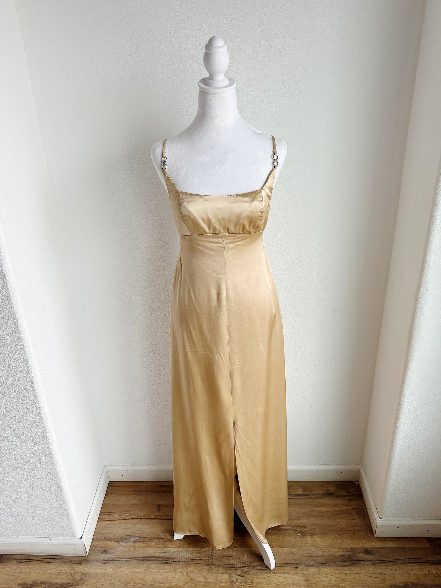 VINTAGE GOLD FLOOR LENGTH SPAGHETTI STRAP GOWN