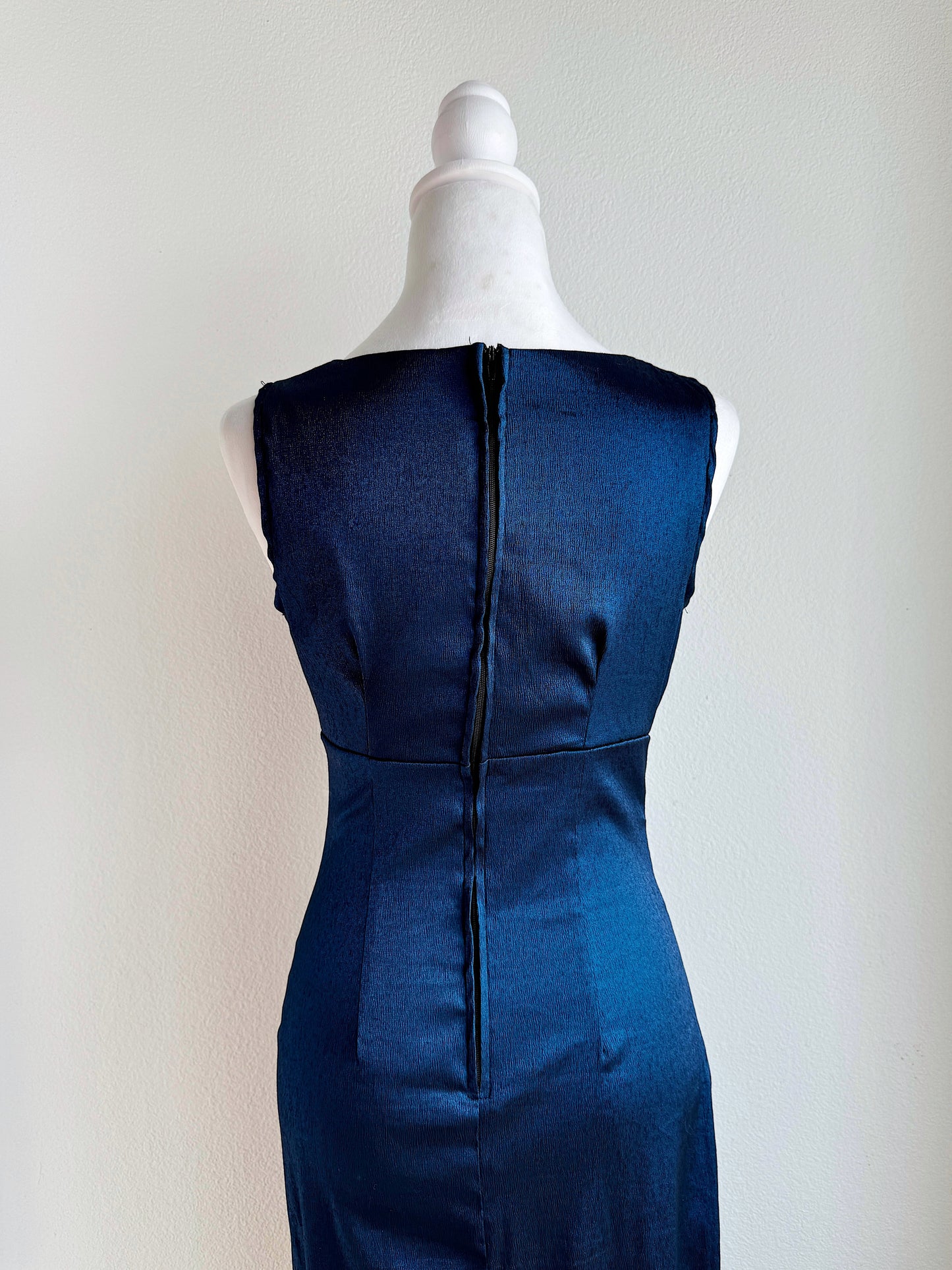 VINTAGE BLUE SLEEVELESS COCKTAIL DRESS WITH SCOOP NECK